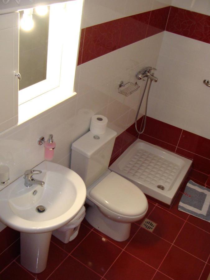 לאוטרה אדיפסאו Kapolos Spa Hotel מראה חיצוני תמונה
