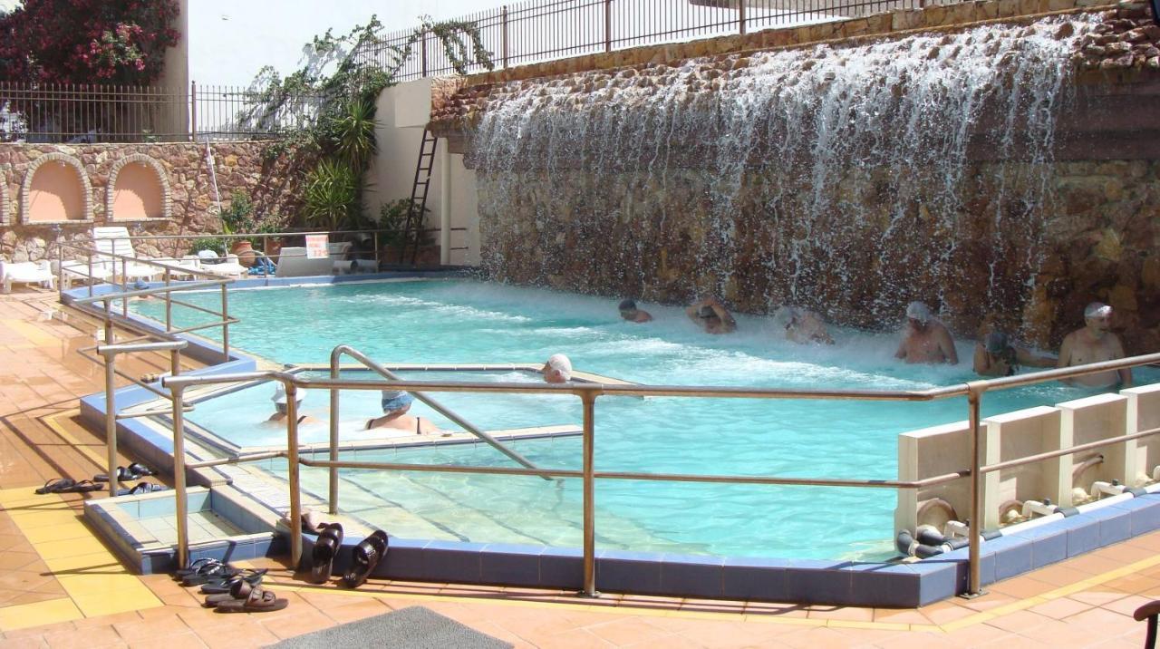 לאוטרה אדיפסאו Kapolos Spa Hotel מראה חיצוני תמונה