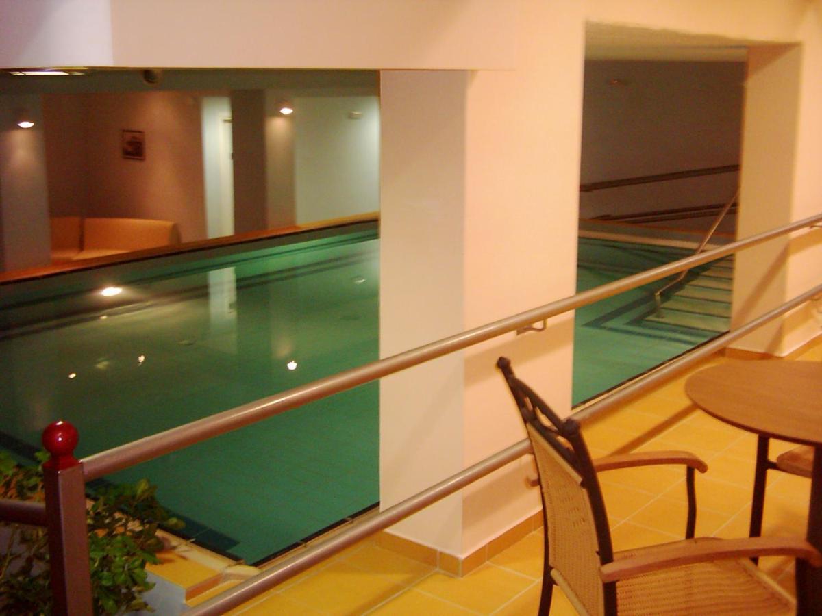 לאוטרה אדיפסאו Kapolos Spa Hotel מראה חיצוני תמונה