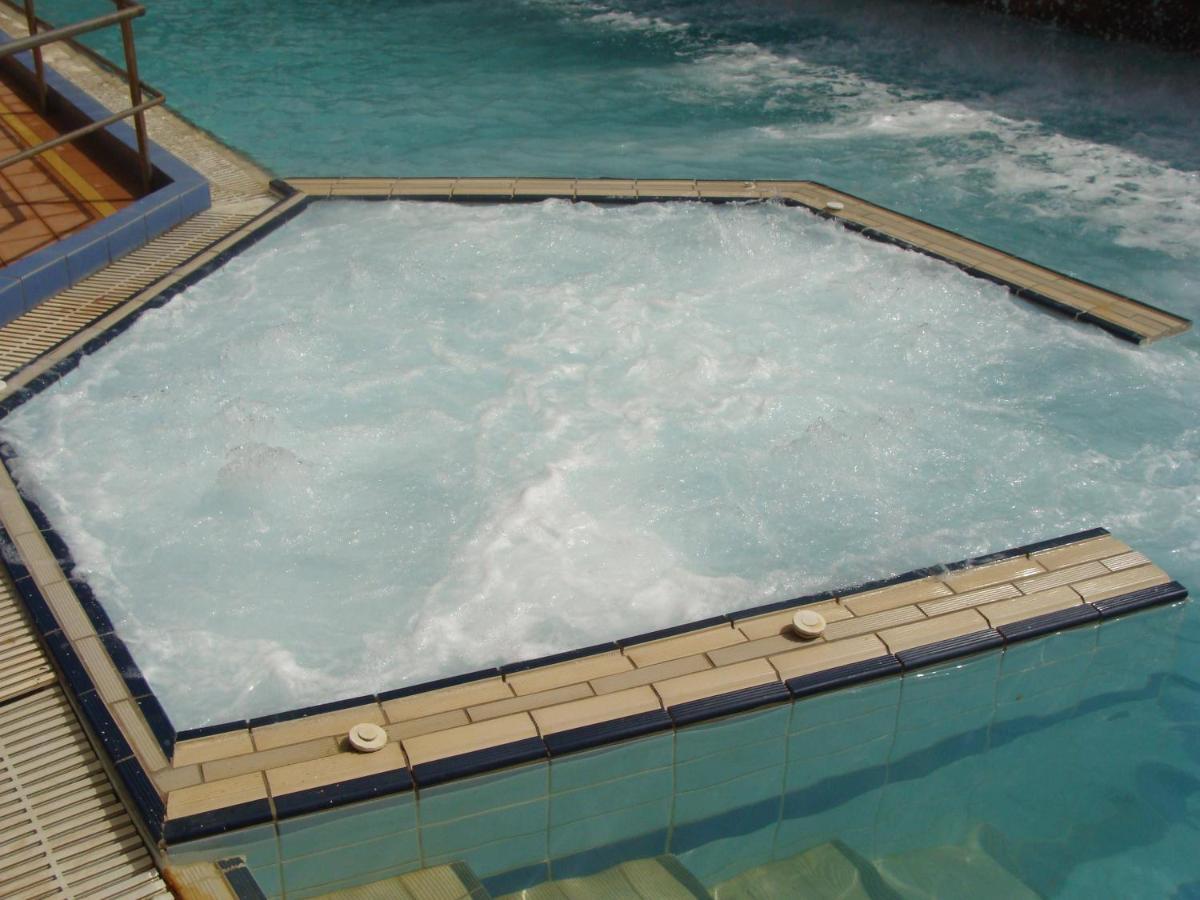 לאוטרה אדיפסאו Kapolos Spa Hotel מראה חיצוני תמונה